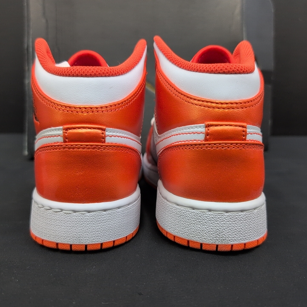 Nike Air Jordan 1 Mid SE Boys Sneaker Shoes Size 4.5Y Metallic Orange DM4228 800 - Picture 7 of 13